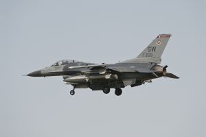 aviano june 02  2011 lucky11 f 16cm 91 0359 77thfs 20thfw  shaw afb  south carolina rtb