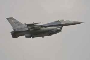 aviano june 04  2011 lucky11 f 16cm 91 0372 77thfs 20thfw  shaw afb  south carolina