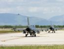 Jets land at Aviano