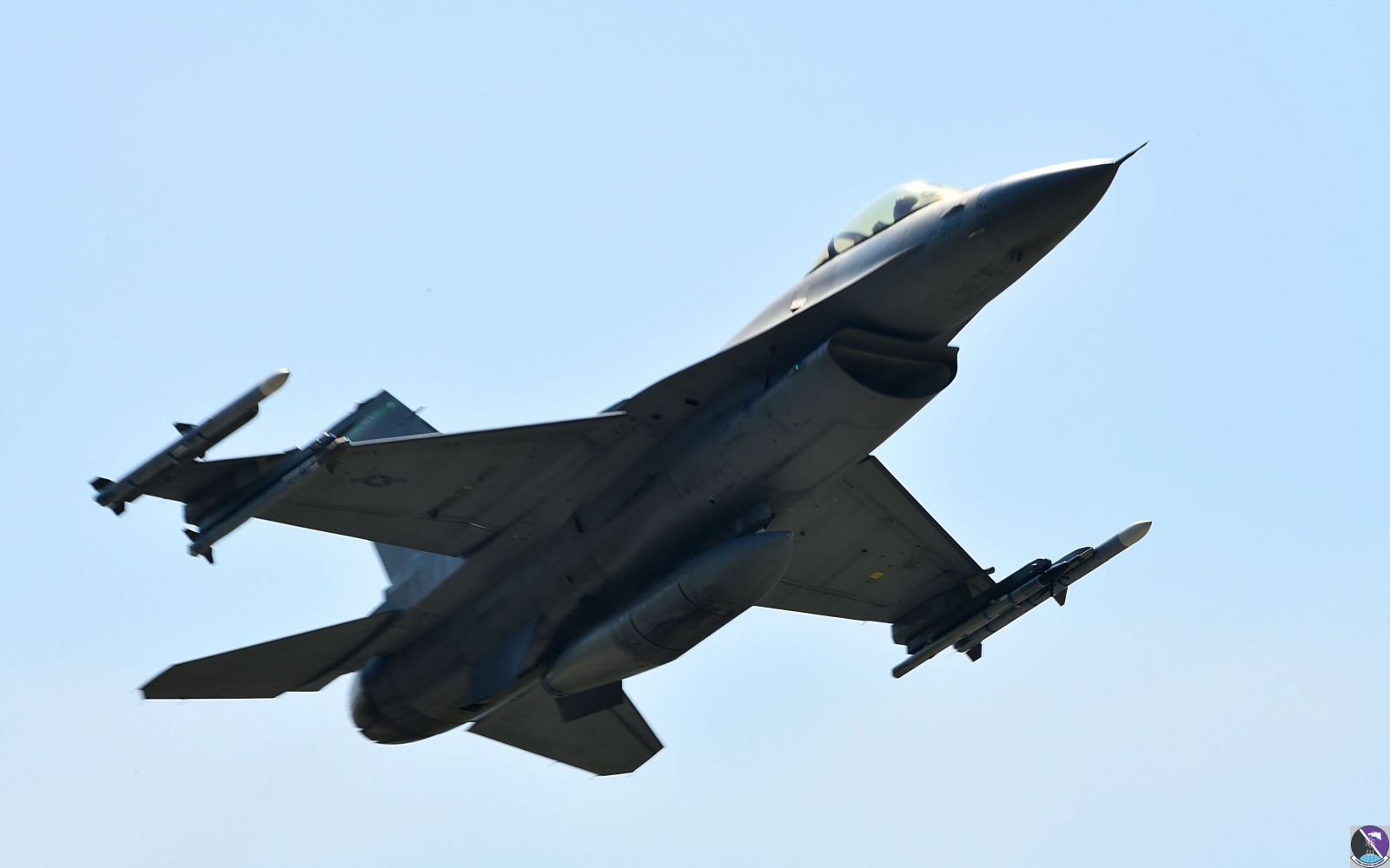 •	F-16s Soar Above Aviano